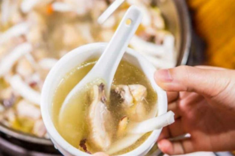 聚汇坊椰子鸡猪肚鸡